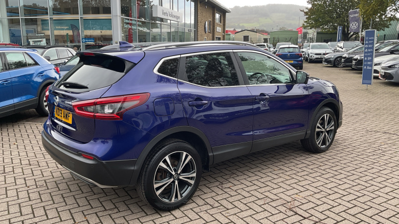 Nissan Qashqai 1.3 DiG-T N-Connecta 5dr Petrol Hatchback